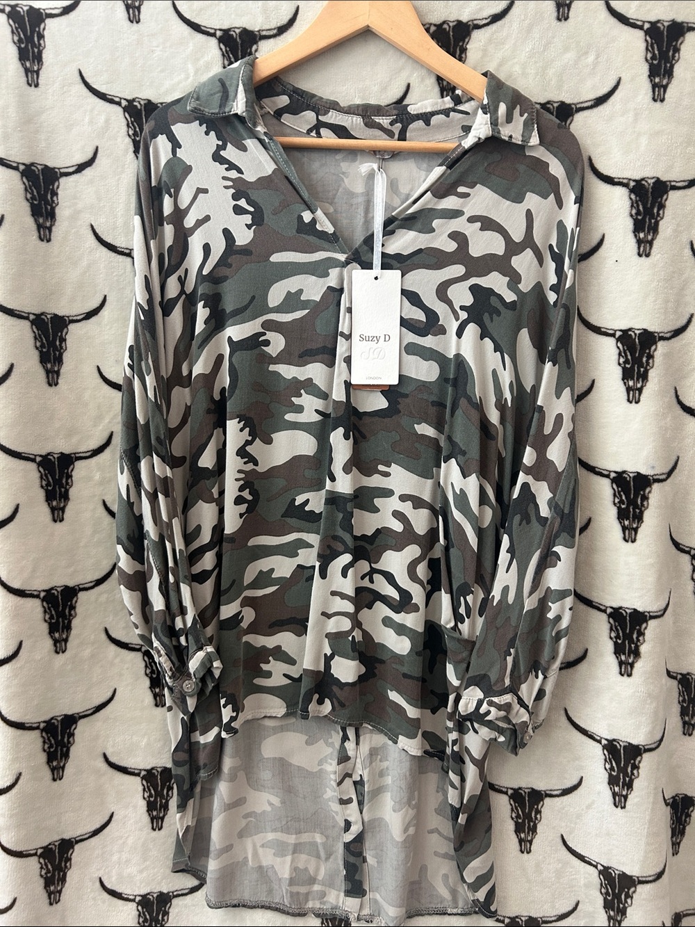 NWT Suzy D Camo High Low Button Back Tunic Blouse S/M